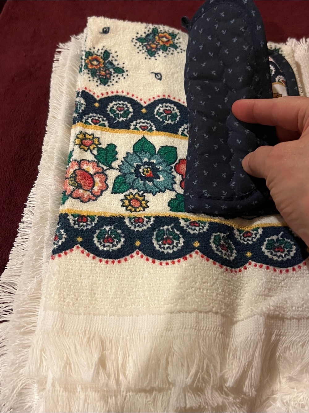 Kitchen Club Floral Towel & Pot Holder Set-NWT - Picture 5 of 5